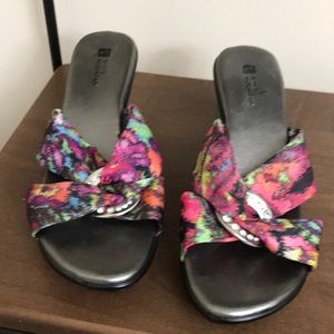 New White mountain multi-colored wedges size 8